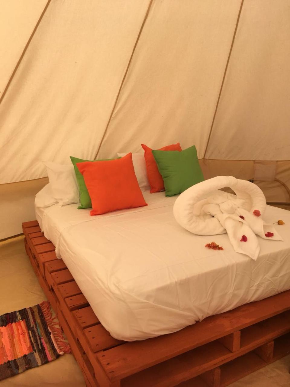 Glamping Due Amici Hotell Palomino Exteriör bild
